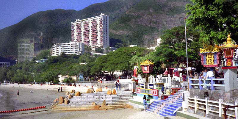 repulsebay2.jpg (90398 bytes)